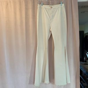 Free People White Hi Rise Super Flare Jean…